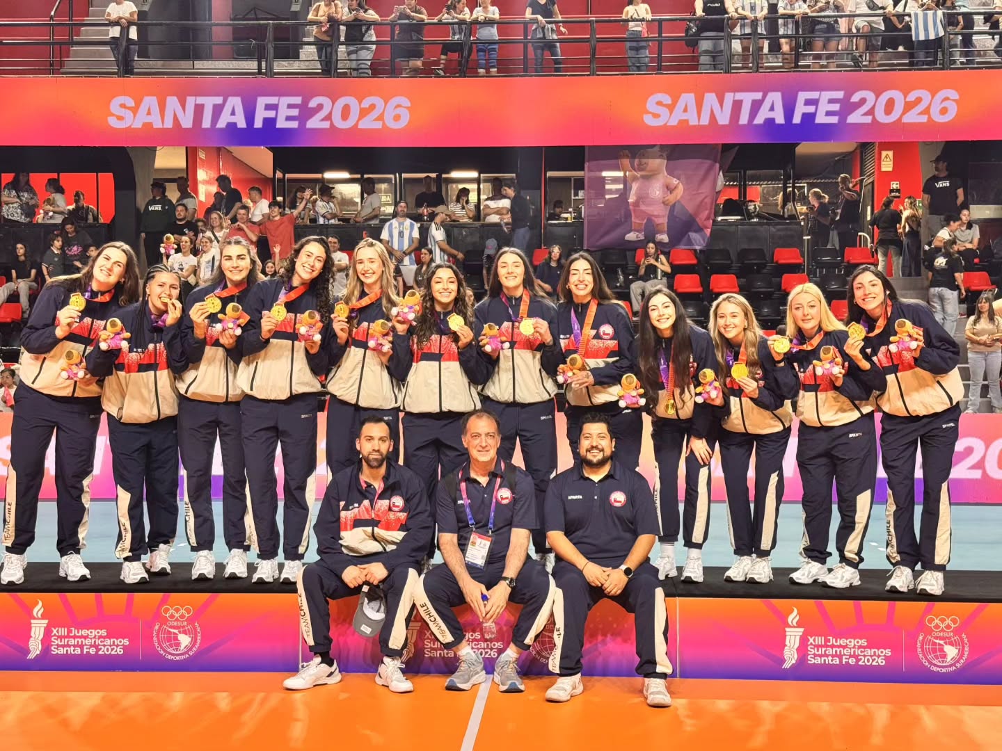 LAS GUERRERAS ROJAS HACEN HISTORIA Y CONQUISTAN EL ORO EN SANTA FE